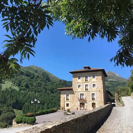 酒店 Narbasu Restaurante Y Cereceda (Asturias)